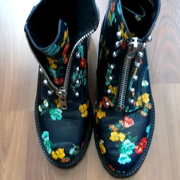 Nine West boots - Picture 1 of 4